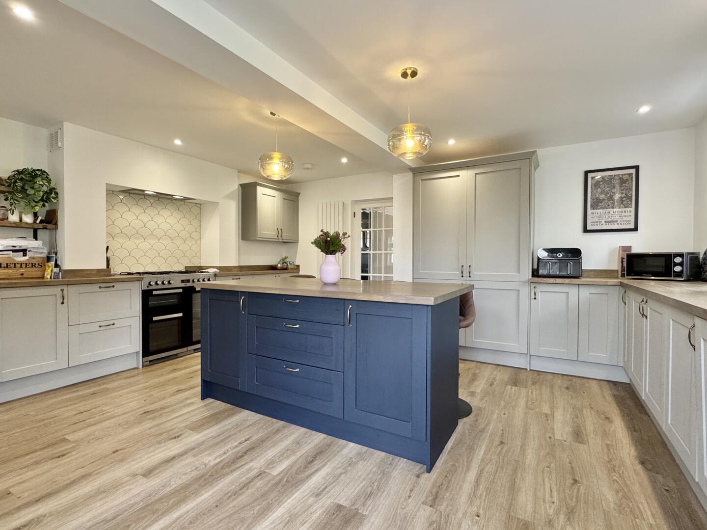 4 bed property in Tregolls Road, Truro